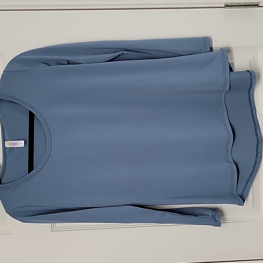 Small Lularoe Lynnae long sleeve